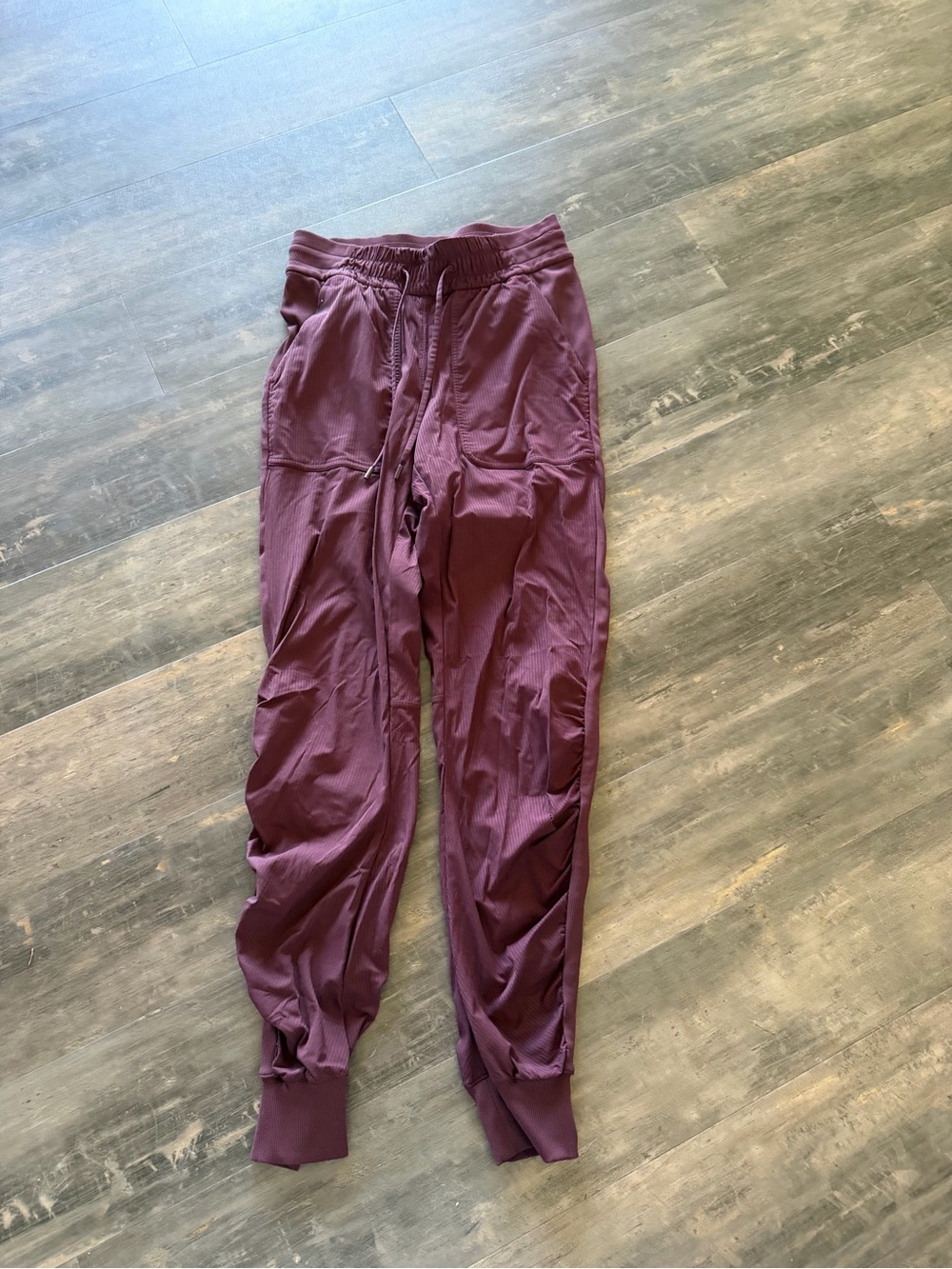 Lululemon beyond the studio joggers size 4